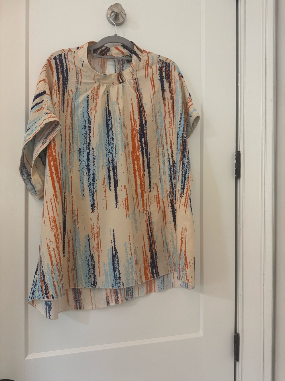 SHEIN Cream Short-Sleeve Top with Blue and Orange Abstract Stripes